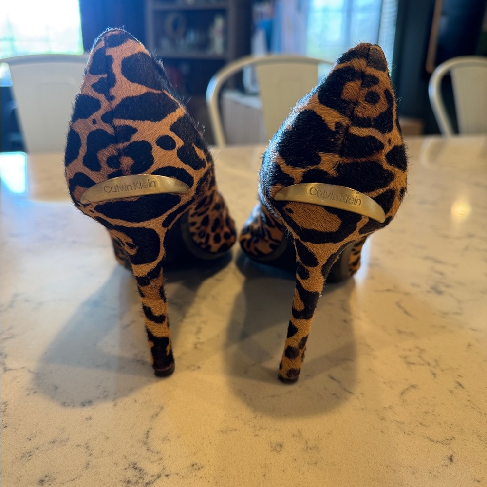 Calvin Klein Leopard Print Pointed Toe Stiletto Heels - Tan & Black - Picture 3 of 4